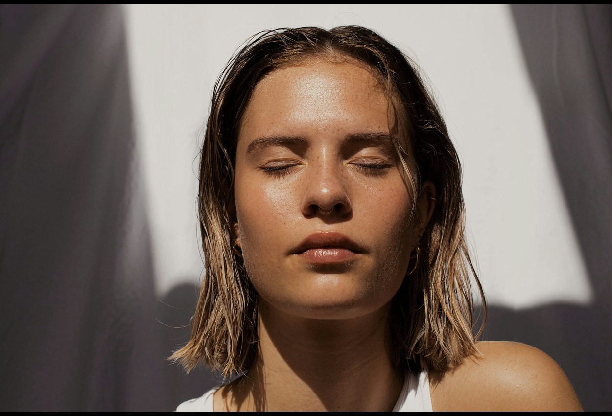 UVlack test: effective sun protection for skin and surfaces