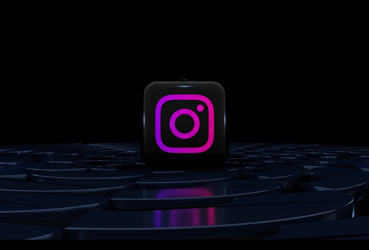 i̇ns: a modern symbol of digital identity