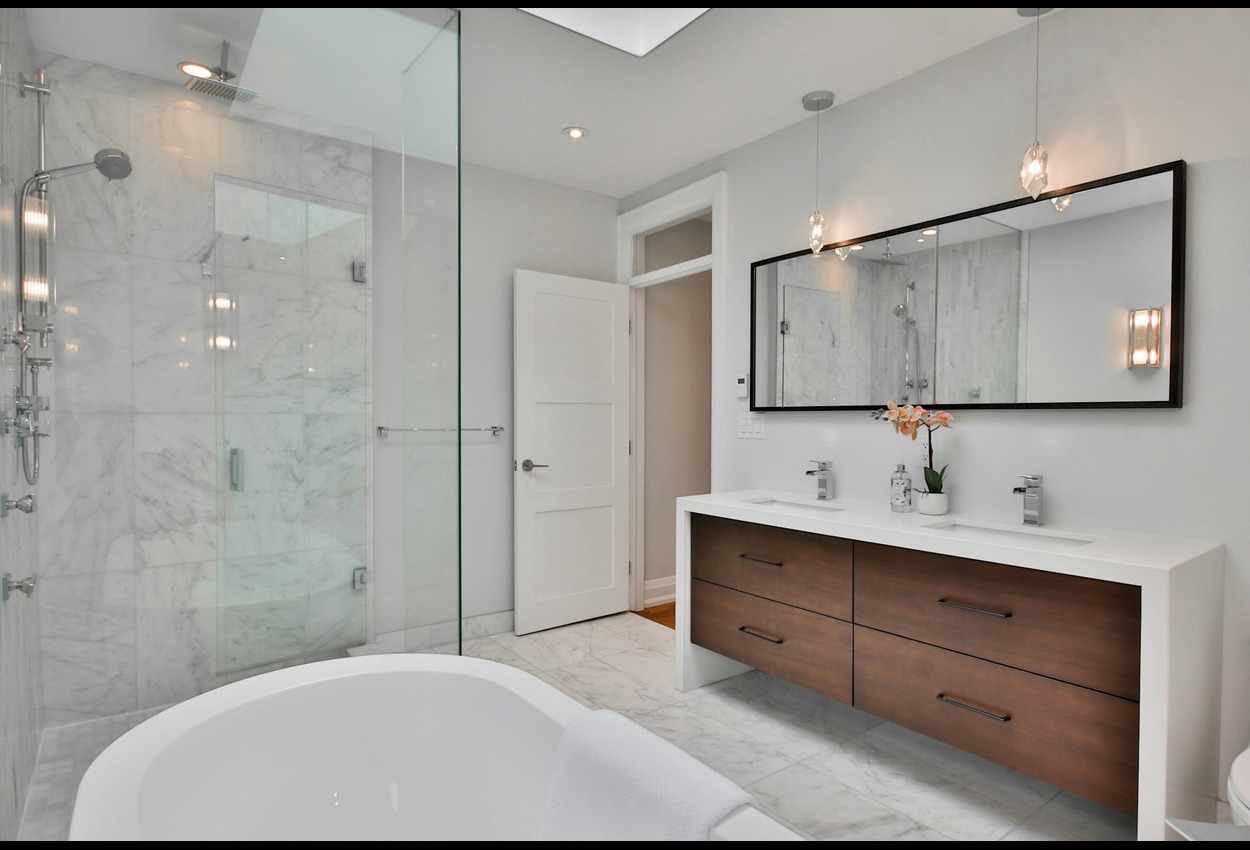Innovative Bathroom Remodeling Solutions for Modern Homes